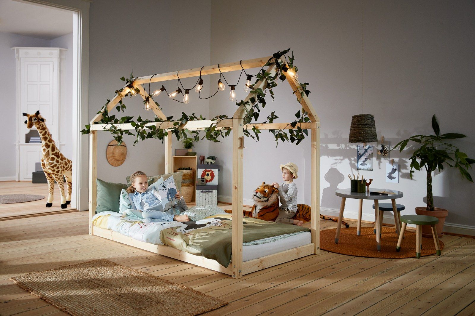 The Cottage Bed by Flexa, placed freestanding in the child’s bedroom